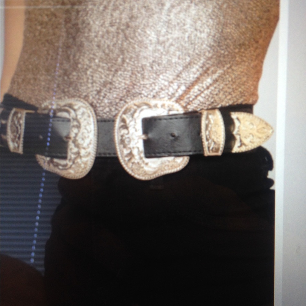 Black and gold belt